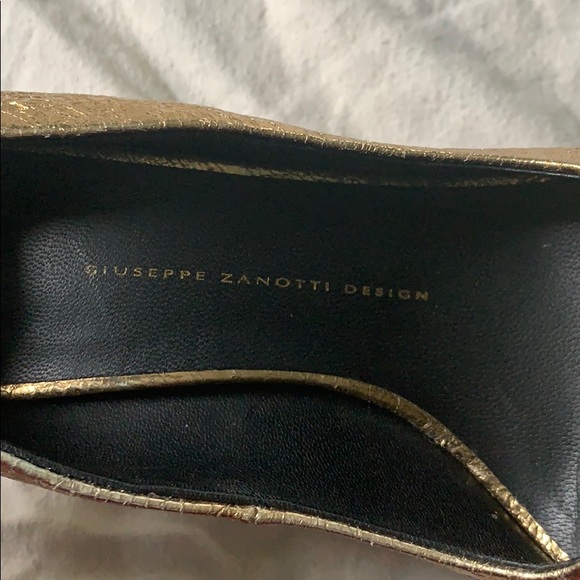 Giuseppe Zanotti Gold Metallic Open-Toe Pumps - Picture 2 of 7